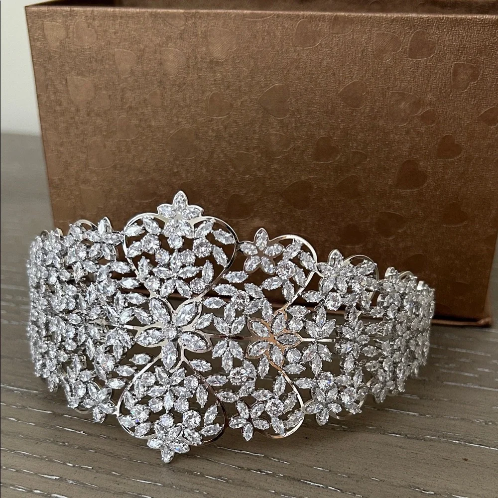Bridal Dazzling Silver Floral Haircrown